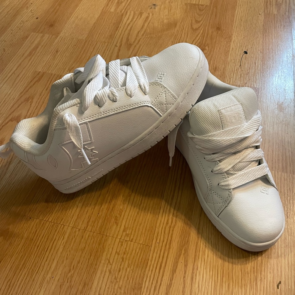 DC Sneakers - Men sz9 - Only worn once!!